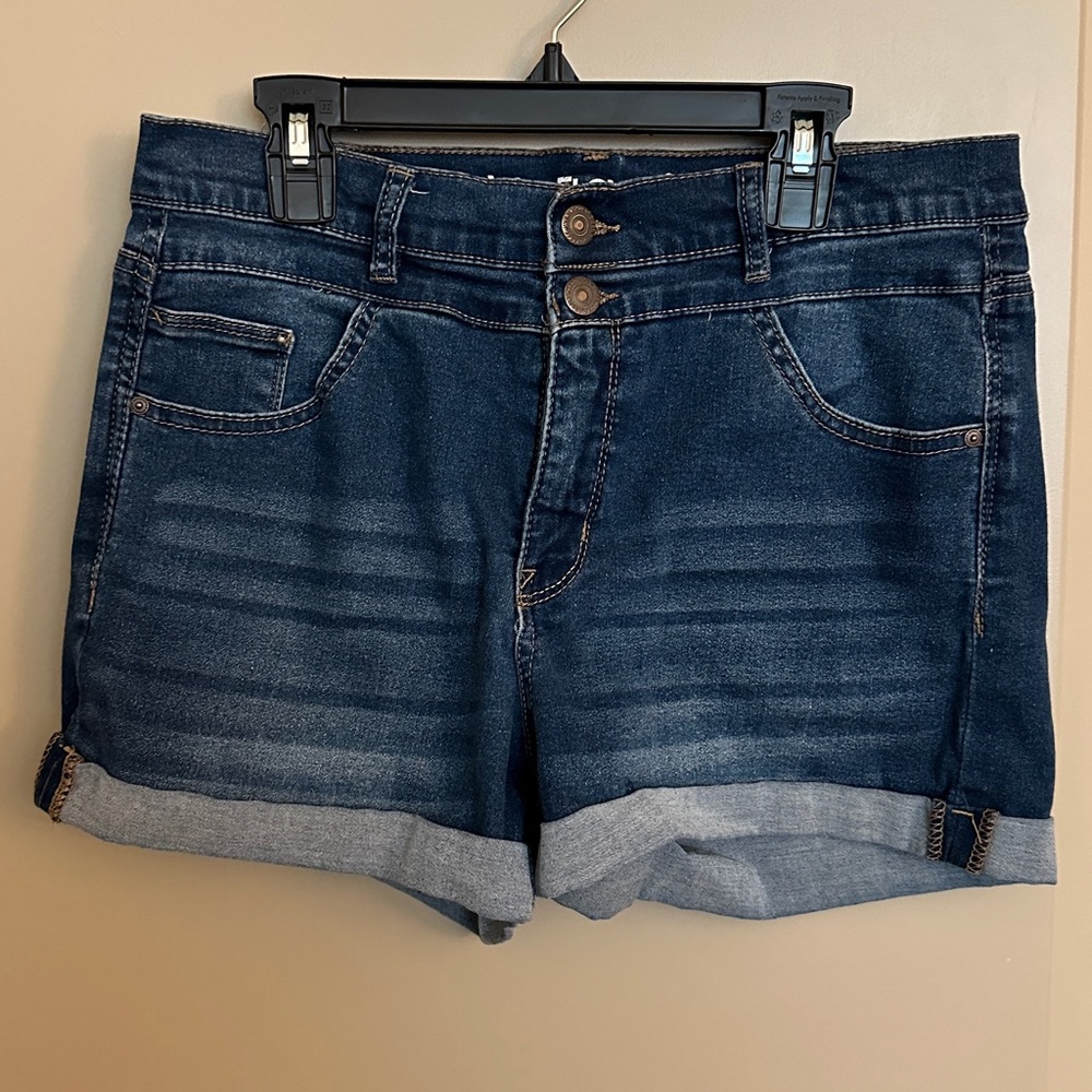 Wallflower Sassy High Rise Jean Shorts 13